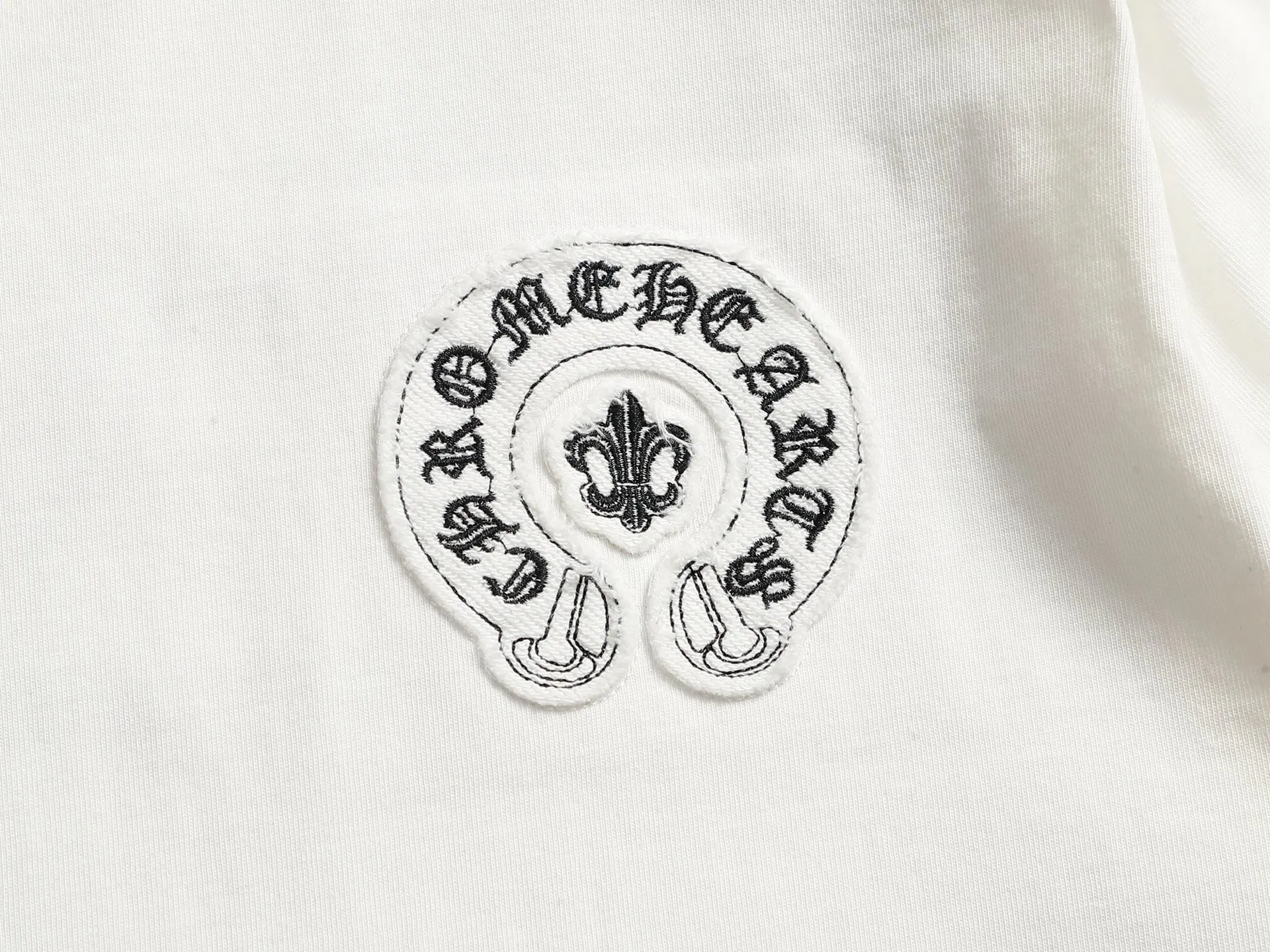 𝗖𝗵𝗿𝗼𝗺𝗲 𝗛𝗲𝗮𝗿𝘁𝘀/ 2026 New Arrival Original T 👑 ！ ！ ✟ ！ 👍 ✂️Quality , ！ 。 ： ➕100% 。Authentic ➕ ➕3D ➕ ： ！ ！ Authentic ！ Same Style ！ ：White Black Size：S-XL